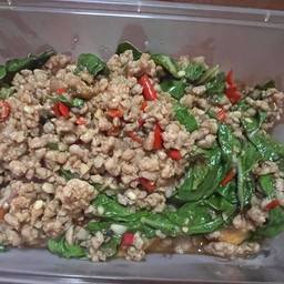 กระเพราหมูสับ(กับข้าว)