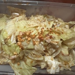 ผัดกะหล่ำปลีน้ำปลา(กับข้าว)