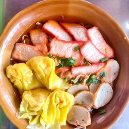 บะหมี่เกี๊ยวน้ำไส