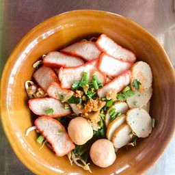 ก๋วยเตี๋ยวหมูแดงแห้ง