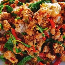 กระเพราหมูสับ