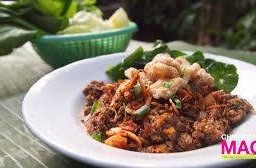 ลาบไก่เมืองคั่ว