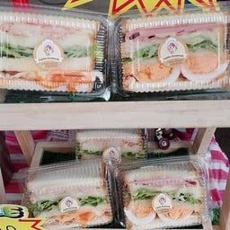 แซนวิชกะชาหน้าแบงค์ (ttb)