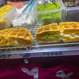 ธันเดอร์ วาฟเฟิลใส้ก็ทะลัก