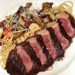 สปาเก็ตตี้มันเนื้อผัดพริกแห้งกระเทียม