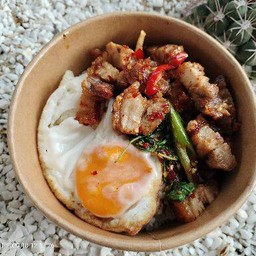 ข้าวกะเพราหมูกรอบ