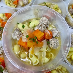 ซุปมักโรนีหมู