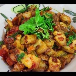 กระเพราหมูสามชั้น