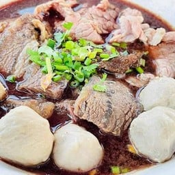 ก๋วยเตี๋ยวเรือนายโอ สันผักหวาน