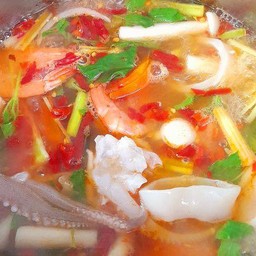 ต้มยำน้ำใส ใบกะเพรา (กับข้าว)