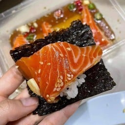 แซลมอนดองซีอิ๊ว ( กล่อง )