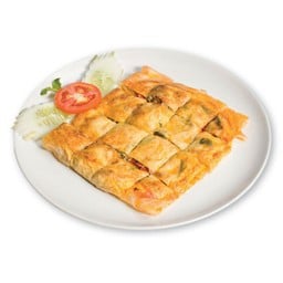 โรตีไข่เจียวกระเพราไก่