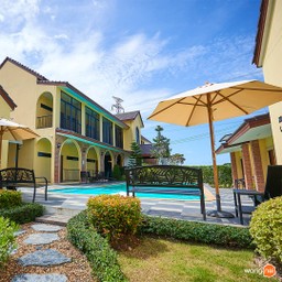 Cottage Pine Rayong Resort & Café