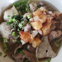 บะหมี่ ตับ ลูกชิ้น