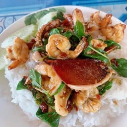 ข้าว+กระเพราทะเล