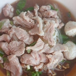 กะเพราตามสั่ง เตี๋ยวโบราณ By เจ้แอ๊ด จอหอ