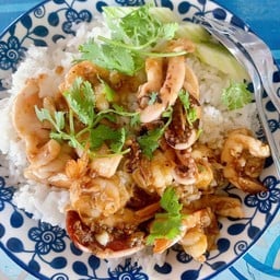 ข้าว+ทะเลกระเทียมพริกไทย