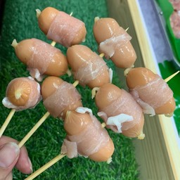 หมูสไลด์ พันไส้กรอก