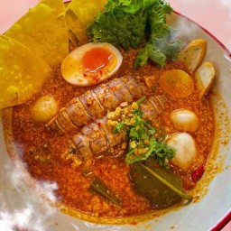 ก๋วยเตี๋ยวต้มยำกั้ง ทะเลเดือด+เกี๋ยว+ไข่