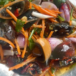 ยำไข่เยี่ยวม้า