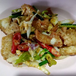 คั่วไข่ไก่ทอด