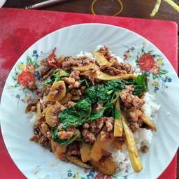 ข้าวกระเพราหน้าวัดทินกรนิมิตร