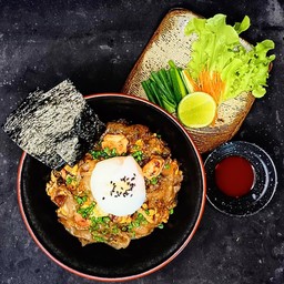 ก๋วยเตี๋ยวคั่วคอหมูย่าง