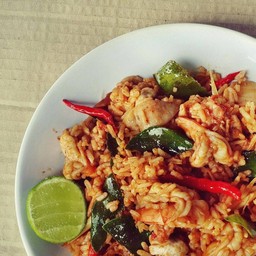 ข้าวผัดต้มยำ รวมมิตร