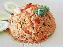 ข้าวผัดต้มยำ เนื้อ