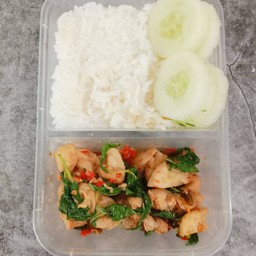 ข้าวกะเพราไก่ชิ้น