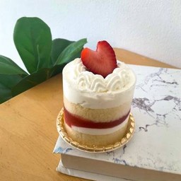 เค้กสตรอเบอร์รี่ครีมสด (กลม)