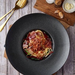 สปาเก็ตตี้ผัดพริกแห้งเบคอน