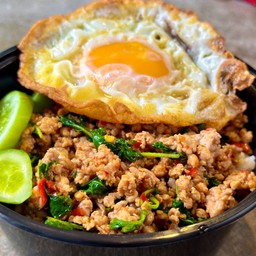 กะเพราหมูสับพริกคั่ว