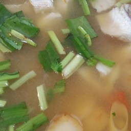 ต้มยำปลากระพงนํ้าใส