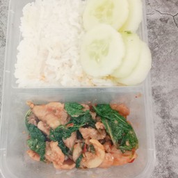 ข้าวกะเพราหมูชิ้น