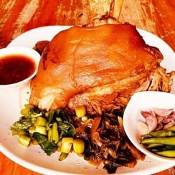 ขาหมู ยกขา