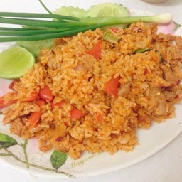 ข้าวผัดต้มยำ หมู