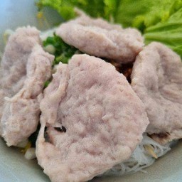 ก๋วยเตี๋ยว(แห้ง)หมูเด้ง