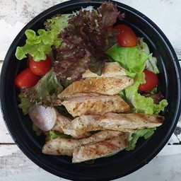 สลัดอกไก่ Chicken Salad.