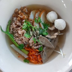 ต้นนุ่นก๋วยเตี๋ยวหมู(ต้มยำ เย็นตาโฟ)