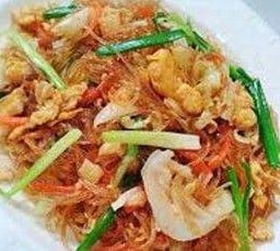 ผัดวุ้นเส้นใส่ไข่