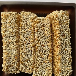 ขนมเหนียว (เม่งทึ้ง) เจ 4 ชิ้น