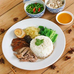 ข้าวขาคากิ หนัง+เอ็น+ไข่