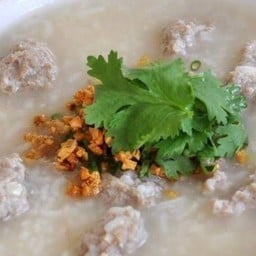 ข้าวต้มหมูสับ