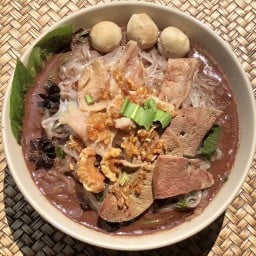 ก๋วยเตี๋ยวเรืออโยธยานายท่าเรือ