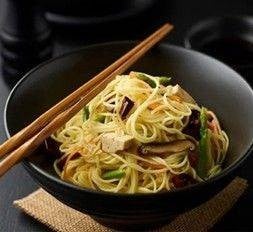 หมี่ซั่วผัดซีอิ๊วเต้าหู้เห็ดหอมเจ