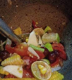 ตำผลไม้รวม+เต้าหู้ทอด