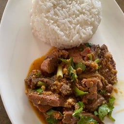 ข้าวหน้าเนื้อตุ๋น