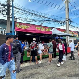 ร้านกะเพรา ริมทาง 20บาท ถนนพุทธสาคร