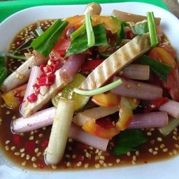 ตำสายบัวหมูยอ